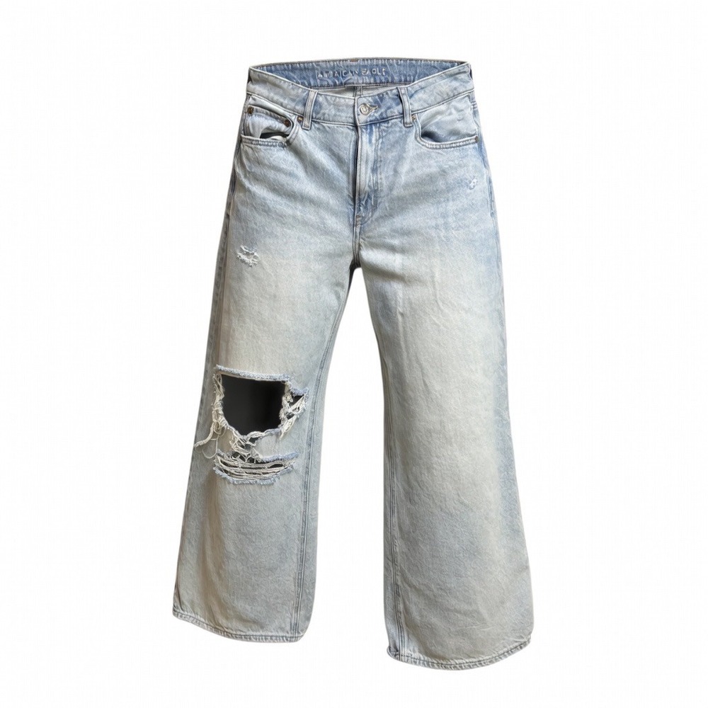 American Eagle Strigid Size 6 Baggy Wide Leg Jeans Light Wash Grunge Y2Kinspired